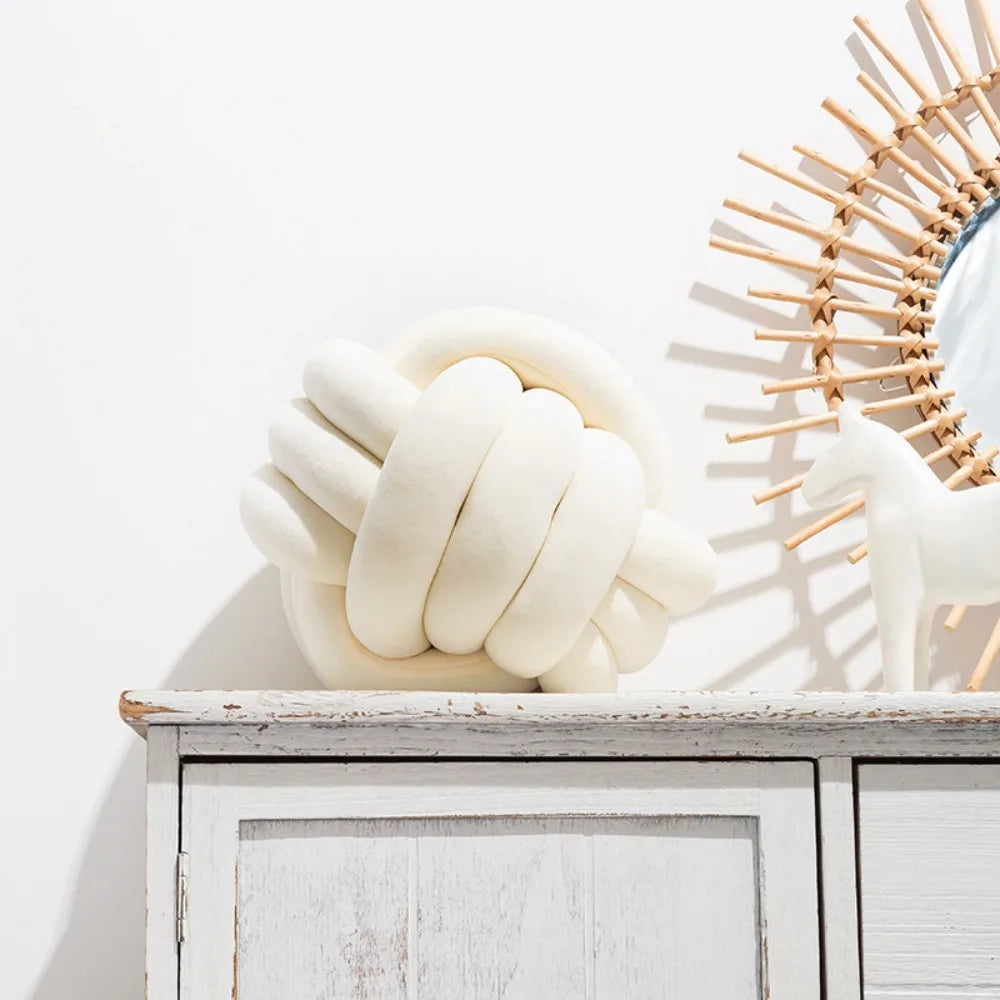 Knotted Pillow